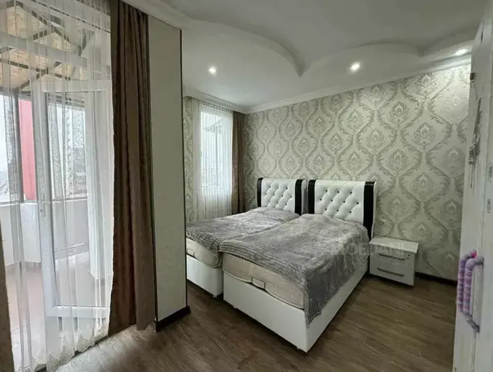Apartments For Rent three-room 75м² 6/10 floor Batumi - photo 4