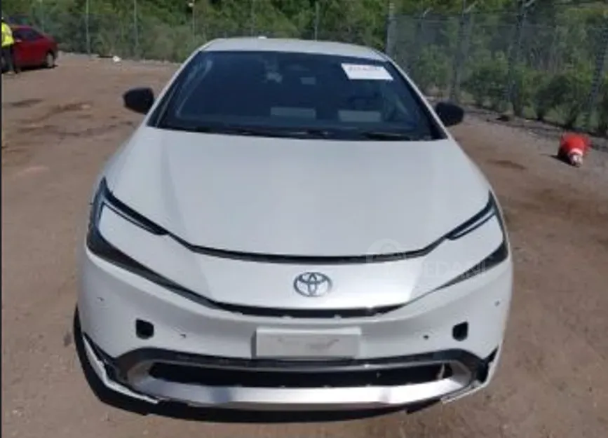 Toyota Prius 2L 2023 Тбилиси - изображение 1