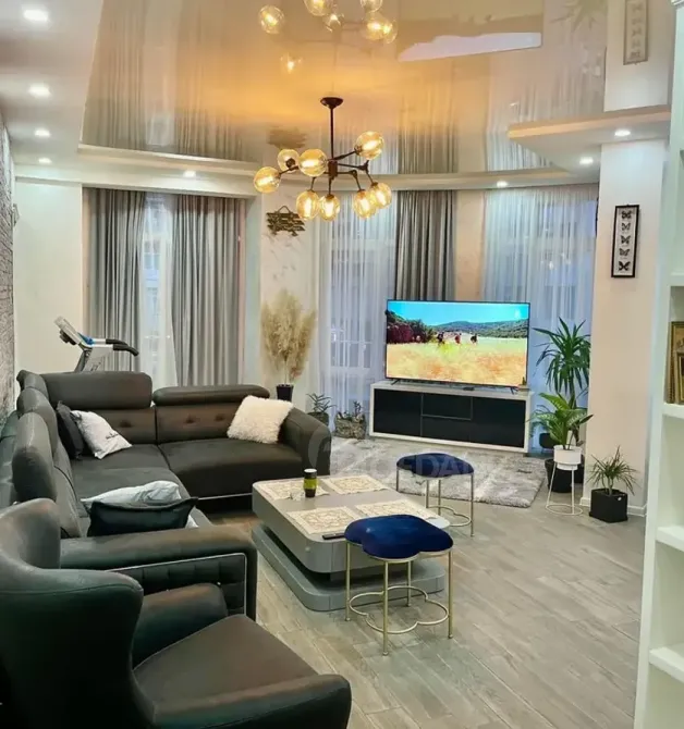 Short Term Rentals three-room 75m² 3/14 floor Batumi - photo 1