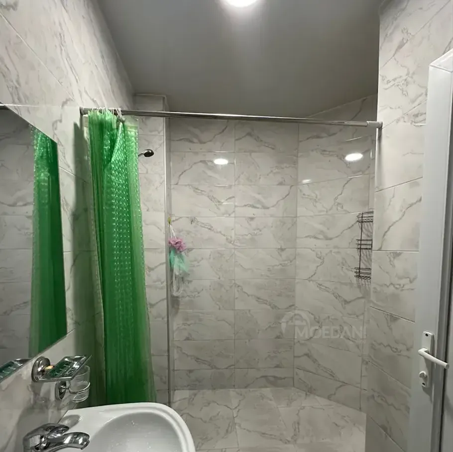 Apartments For Rent three-room 70м² 3/14 floor Batumi - photo 6