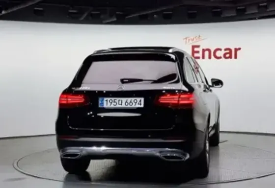 Mercedes GLC 2.2L 2017 Тбилиси