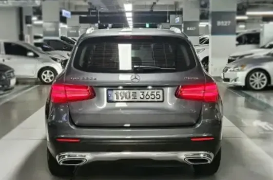 Mercedes GLC 2.2L 2016 Тбилиси