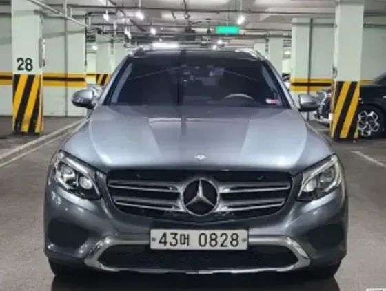Mercedes GLC 2.2L 2016 Тбилиси