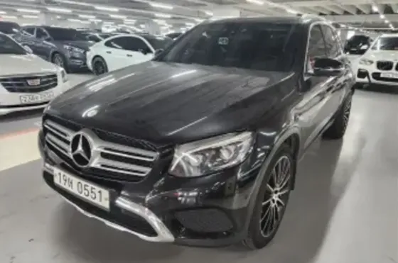 Mercedes GLC 2.2L 2016 Тбилиси