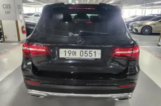 Mercedes GLC 2.2L 2016 Тбилиси
