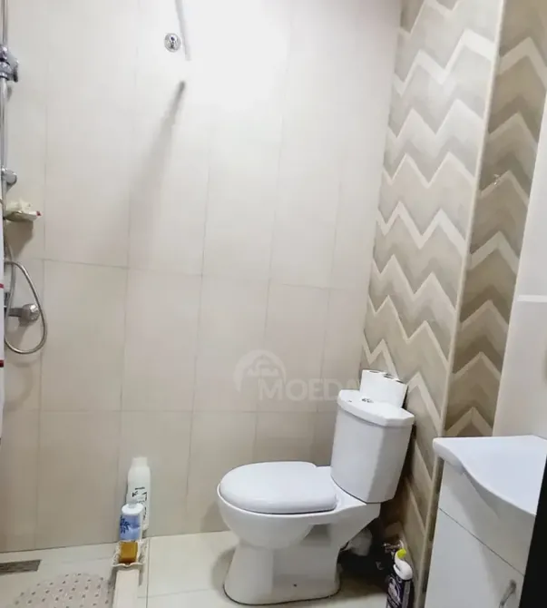 ქირავდება 4 ოთახიანი ბინა დღიურად ბორჯომი  80მ² 2/5 სართ ბორჯომი - photo 3