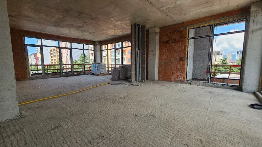 იყიდება 4 ოთახიანი ბინას 122მ² 4/6 სართ ბათუმი - photo 1