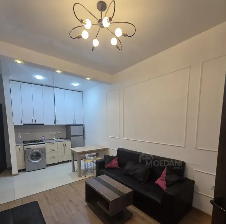 იყიდება 2 ოთახიანი ბინას 47მ² 16/17 სართ თბილისი - photo 1