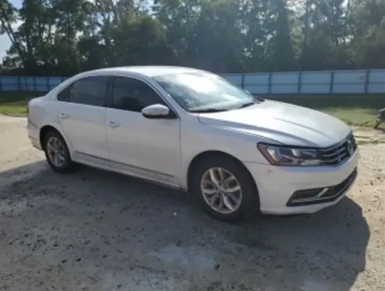 Volkswagen Passat 1.8 2017 Тбилиси