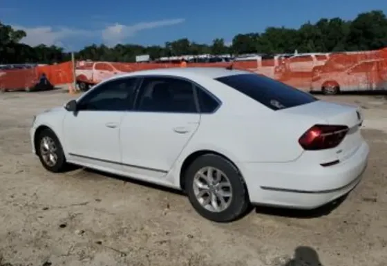 Volkswagen Passat 1.8 2017 Тбилиси