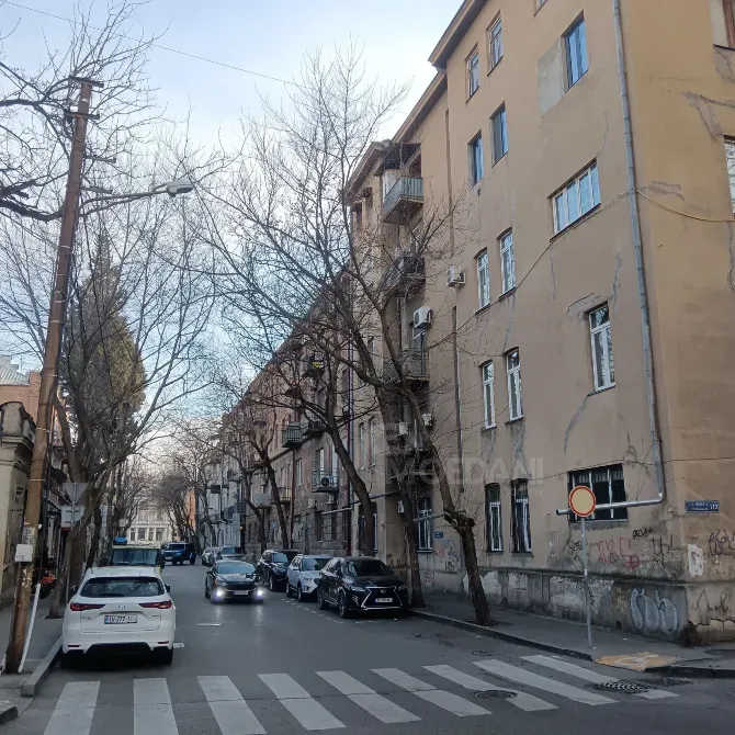 იყიდება 3 ოთახიანი ბინას 100მ² 5/5 სართ თბილისი - photo 1