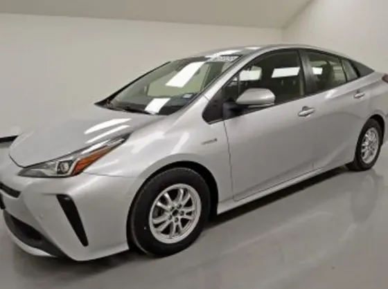 Toyota Prius 1.8L 2021 Тбилиси