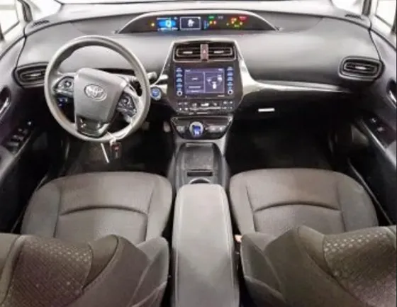 Toyota Prius 1.8L 2021 Тбилиси