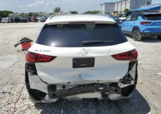 Mercedes GLA 2L 2021 Тбилиси