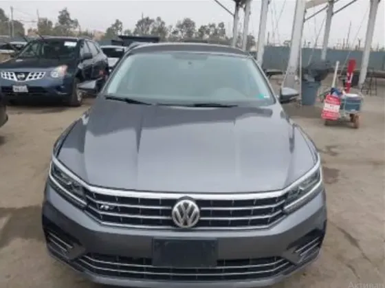 Volkswagen Passat 1.8 2017 Тбилиси