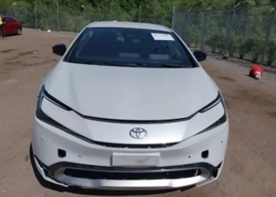 Toyota Prius 2L 2023 Тбилиси