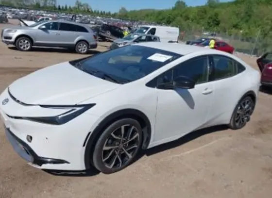 Toyota Prius 2L 2023 Тбилиси