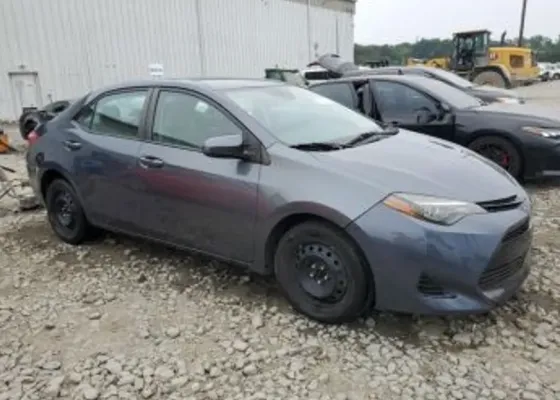 Toyota Corolla 1.8L 2017 Тбилиси