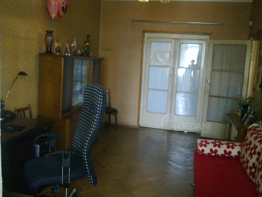 იყიდება 2 ოთახიანი ბინას 84მ² 4/5 სართ თბილისი - photo 2