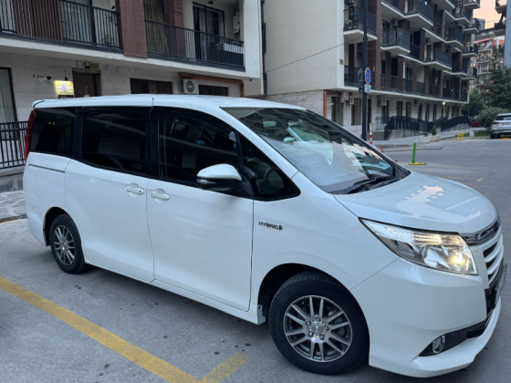 Toyota Noah 1.8L 2 Тбилиси