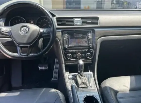 Volkswagen Passat 2 2018 Тбилиси