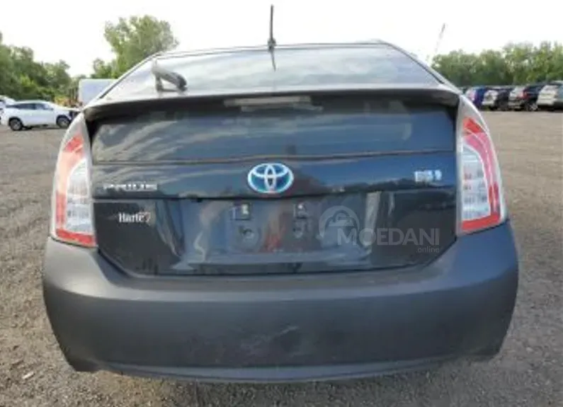 Toyota Prius 1.8L 2015 Тбилиси - изображение 6