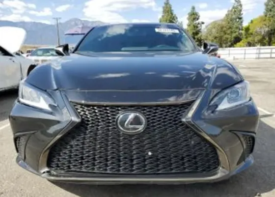 Lexus ES 2022 Тбилиси