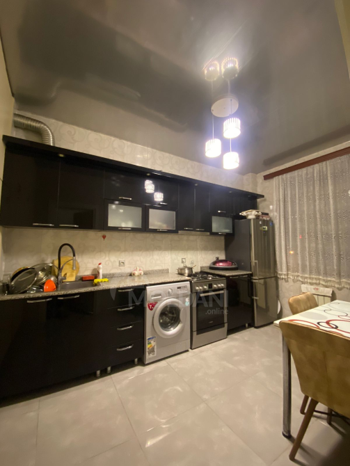 იყიდება 3 ოთახიანი ბინას 83მ² 4/6 სართ ბათუმი - photo 1