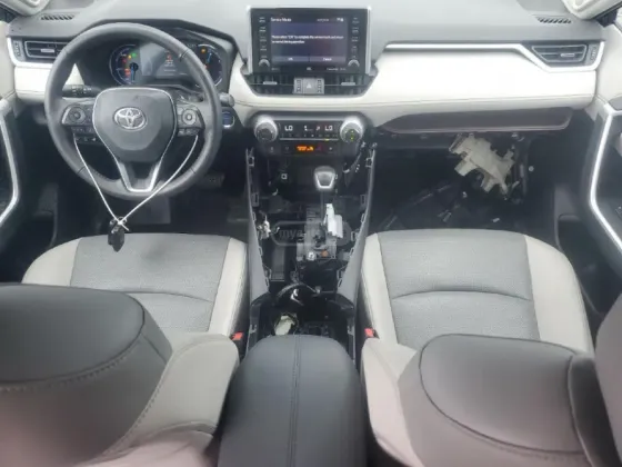 Toyota RAV4 2.5L 2021 Тбилиси