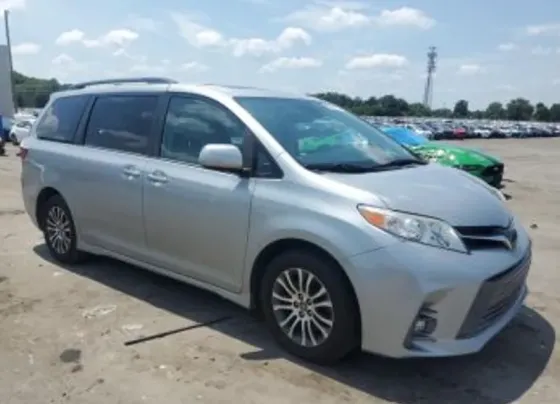Toyota Sienna 3.5L 2019 Тбилиси