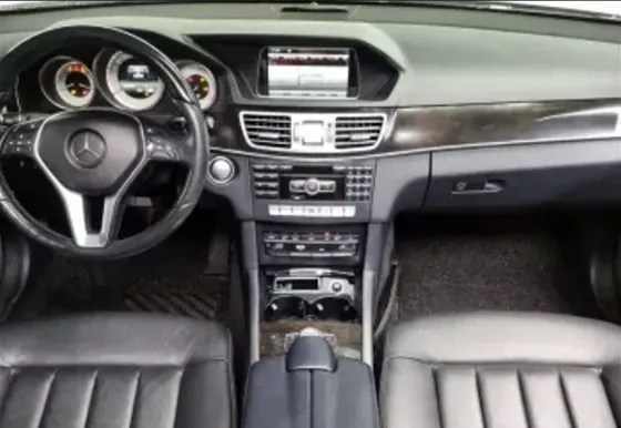 Mercedes E 2.2L 2 თბილისი