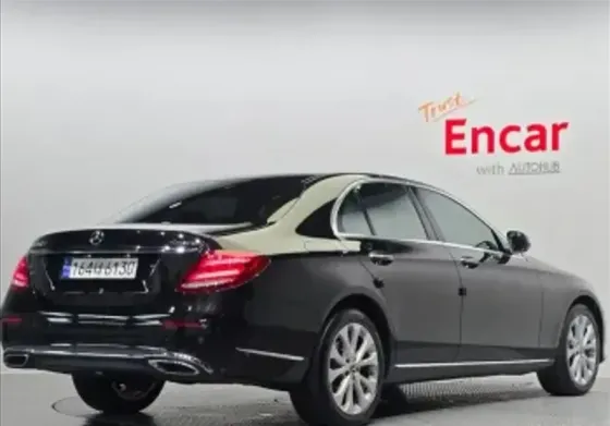 Mercedes E 2L 2017 თბილისი