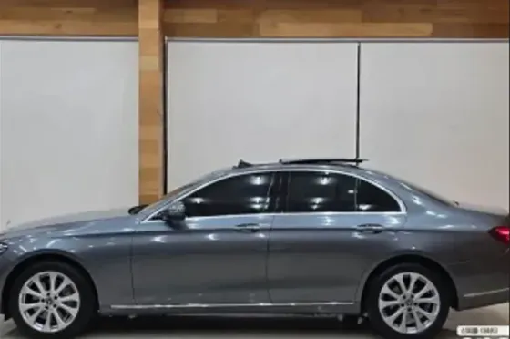 Mercedes E 2L 2 თბილისი