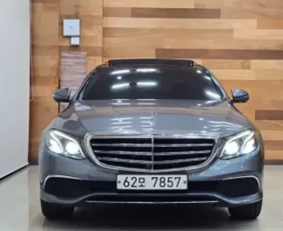 Mercedes E 2L 2 თბილისი