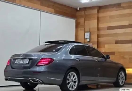 Mercedes E 2L 2 თბილისი