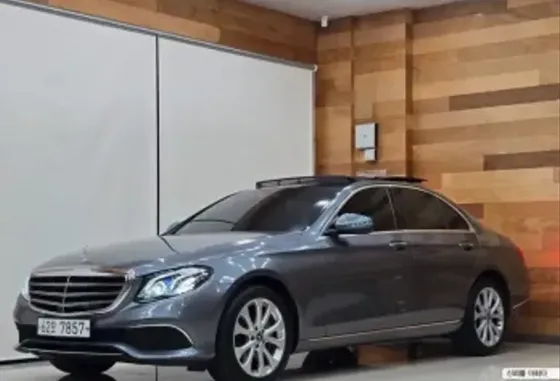 Mercedes E 2L 2 თბილისი