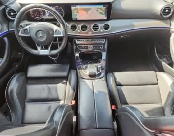 Mercedes E 4L 2018 თბილისი