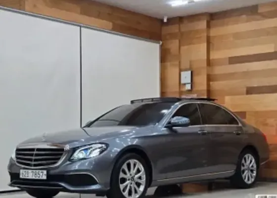 Mercedes E 2L 2 თბილისი