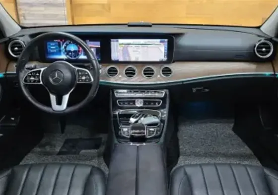 Mercedes E 2L 2 თბილისი