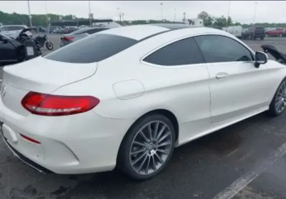 Mercedes C 2L 2017 თბილისი