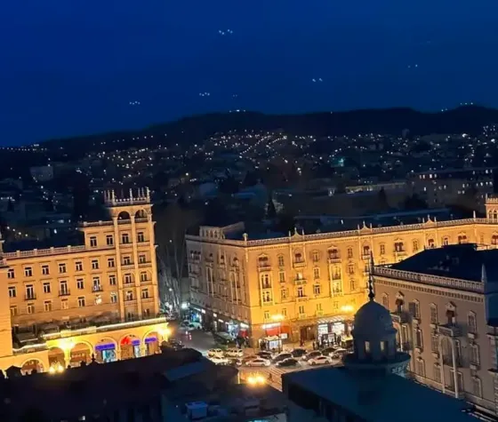 იყიდება 3 ოთახიანი ბინას 80მ² 13/13 სართ თბილისი