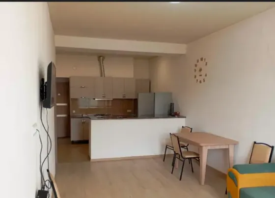 იყიდება 2 ოთახიანი ბინას 65მ² 8/15 სართ თბილისი