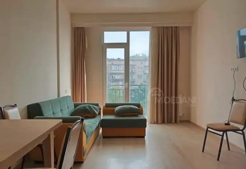 იყიდება 2 ოთახიანი ბინას 65მ² 8/15 სართ თბილისი - photo 1