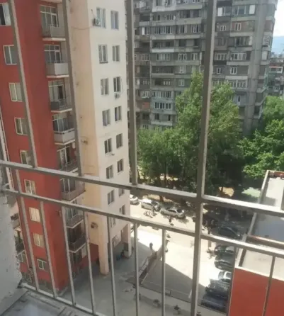 იყიდება 2 ოთახიანი ბინას 40მ² 8/15 სართ თბილისი