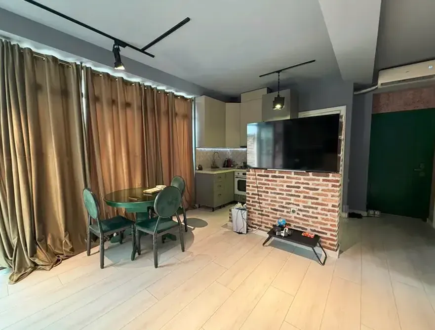 Продам 3-комн. квартиру 121м² 6/6 эт. Тбилиси - изображение 1