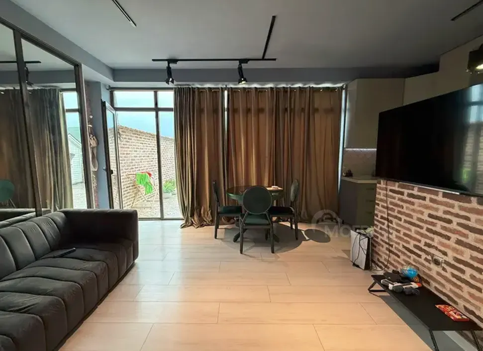 Продам 3-комн. квартиру 121м² 6/6 эт. Тбилиси - изображение 2