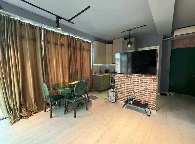 Продам 3-комн. квартиру 121м² 6/6 эт. Тбилиси - изображение 1