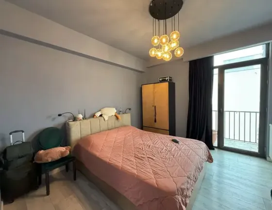 იყიდება 3 ოთახიანი ბინას 121მ² 6/6 სართ თბილისი