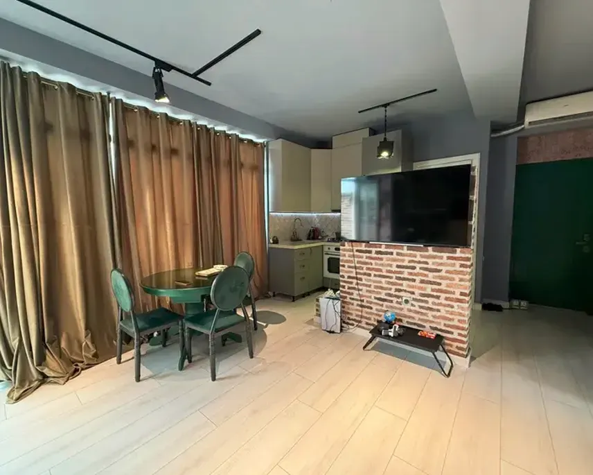 იყიდება 3 ოთახიანი ბინას 121მ² 6/6 სართ თბილისი - photo 1