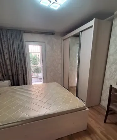 იყიდება 2 ოთახიანი ბინას 41მ² 2/8 სართ თბილისი